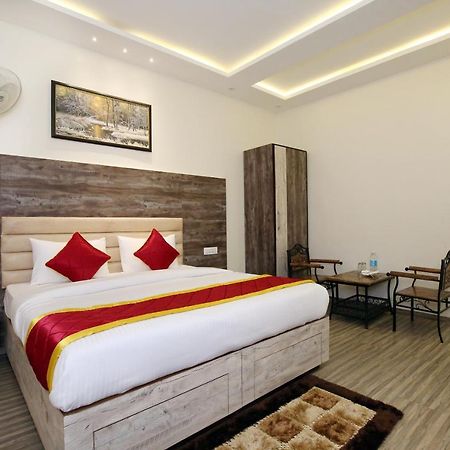 Oyo 9159 Hotel Royal Woodslark Zirakpur Esterno foto