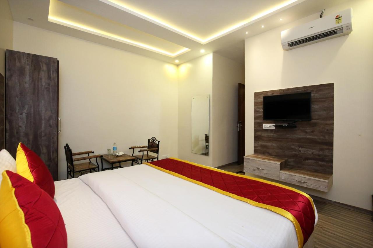 Oyo 9159 Hotel Royal Woodslark Zirakpur Esterno foto