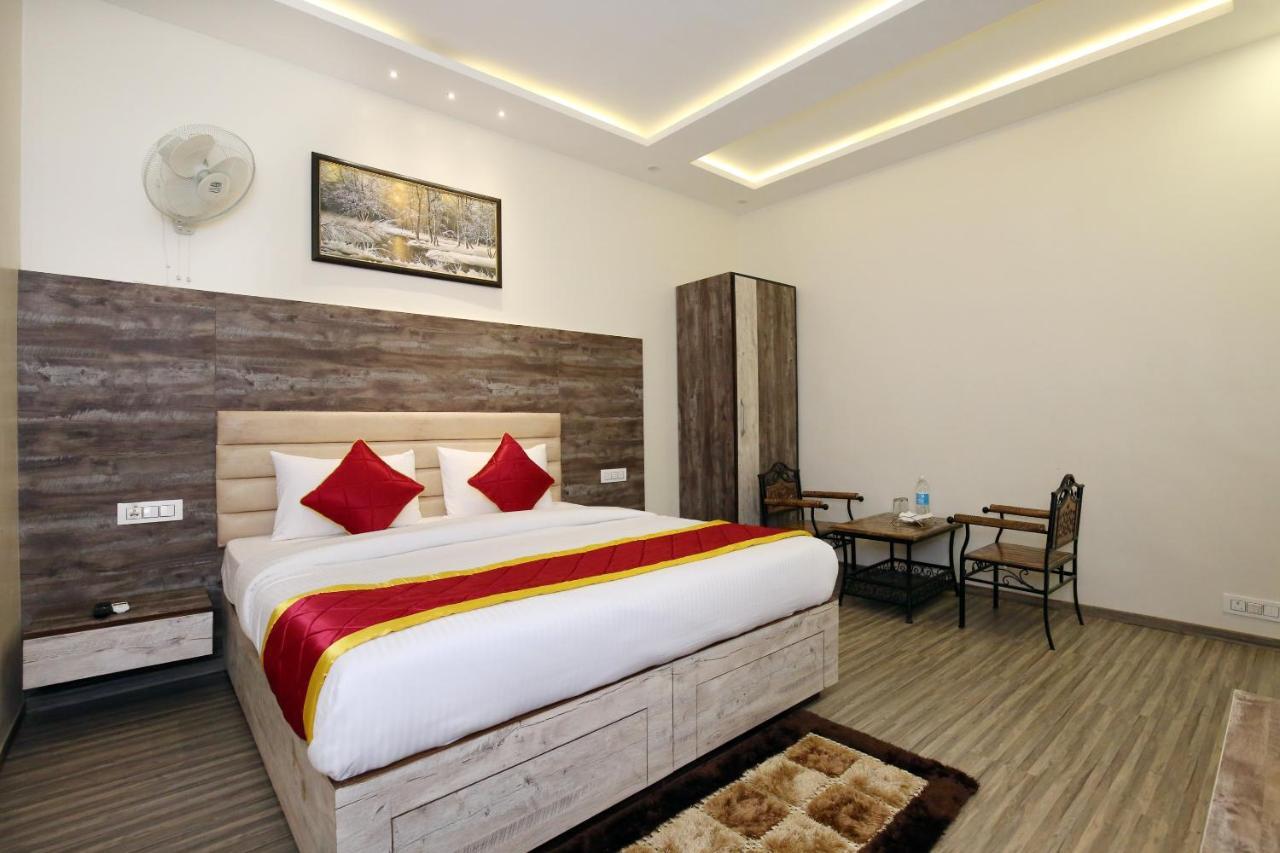 Oyo 9159 Hotel Royal Woodslark Zirakpur Esterno foto
