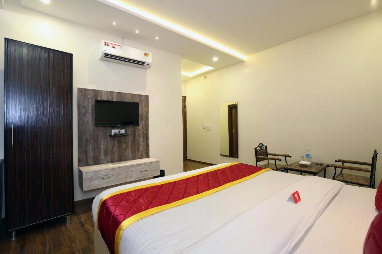 Oyo 9159 Hotel Royal Woodslark Zirakpur Esterno foto