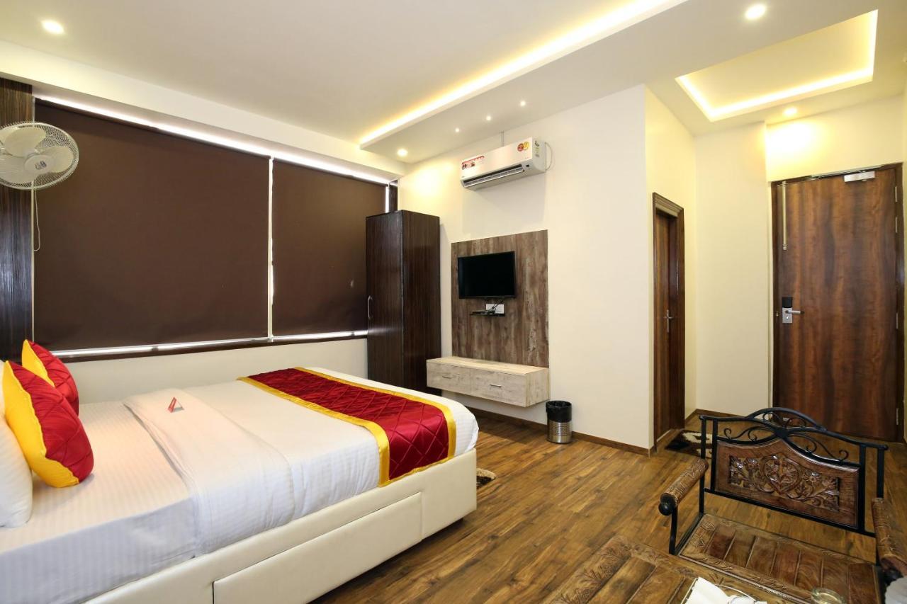 Oyo 9159 Hotel Royal Woodslark Zirakpur Esterno foto